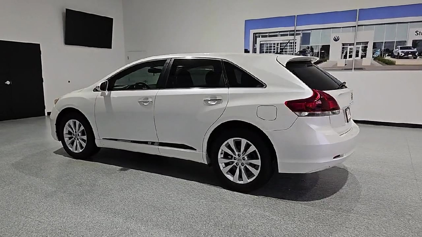 Used 2013 Toyota Venza XLE FWD image 6