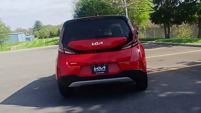 Certified 2025 Kia Soul LX w/ LX Technology Package FWD image 2