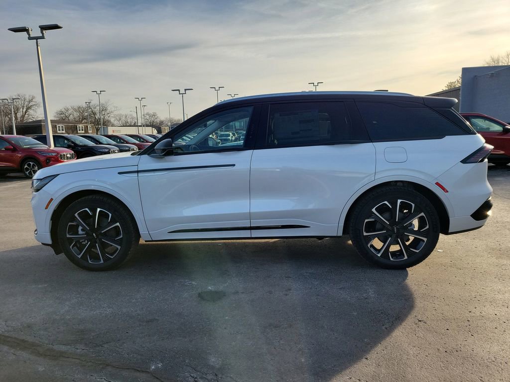 New 2026 Lincoln Nautilus Reserve image 7