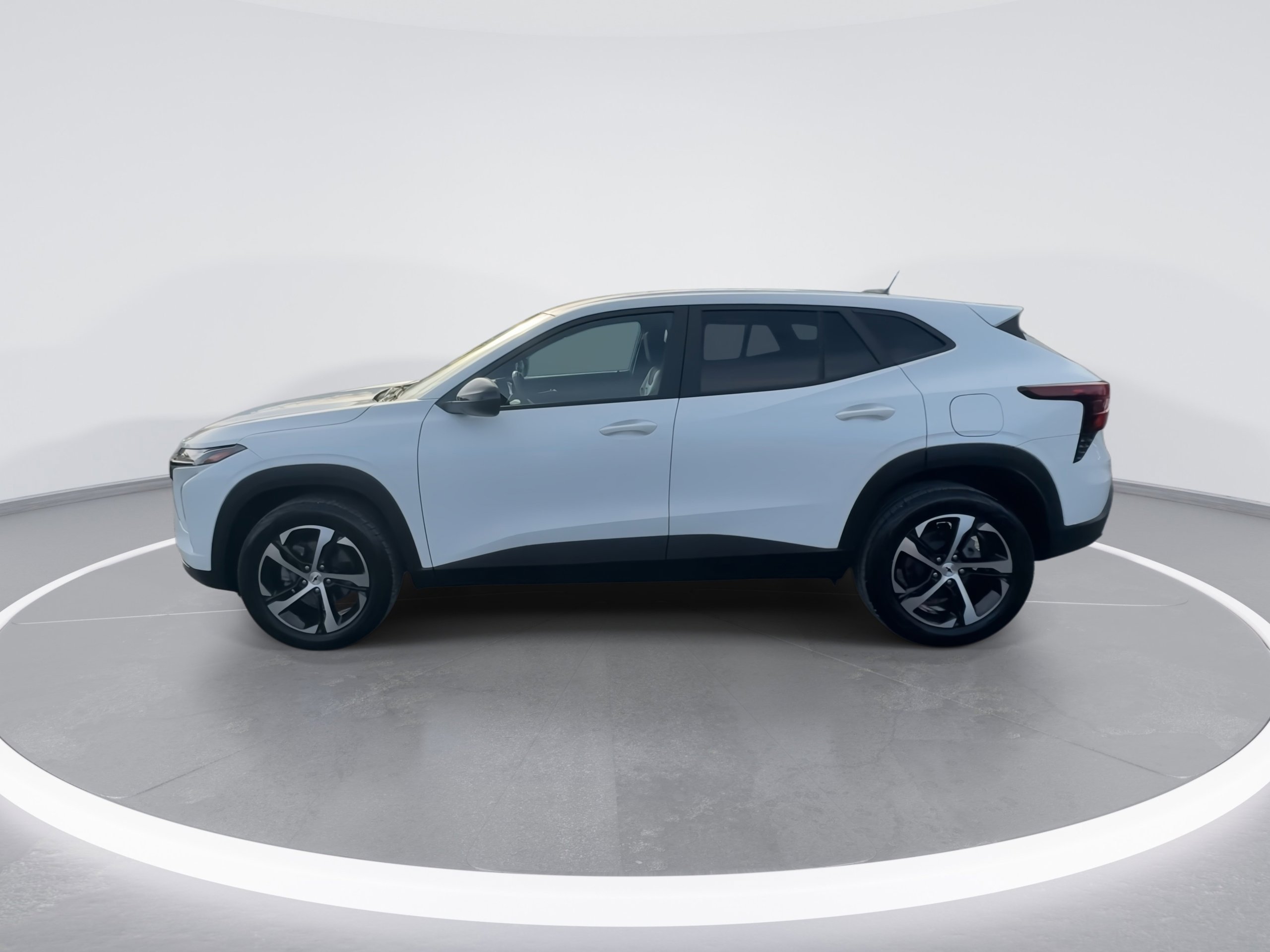 Used 2024 Chevrolet Trax RS w/ Driver Confidence Package image 5