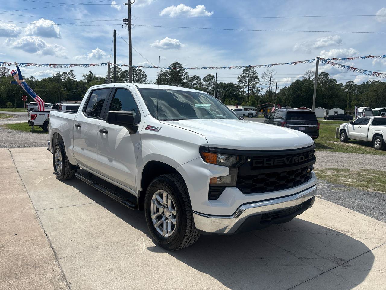 Used 2022 Chevrolet Silverado 1500 W/T w/ WT Value Package AWD/4WD image 3