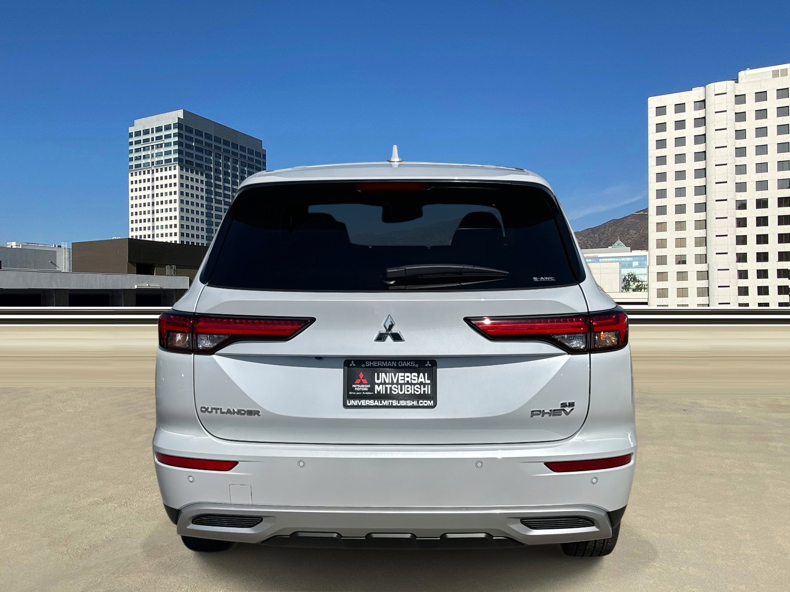 New 2025 Mitsubishi Outlander 4WD Plug-In Hybrid image 4