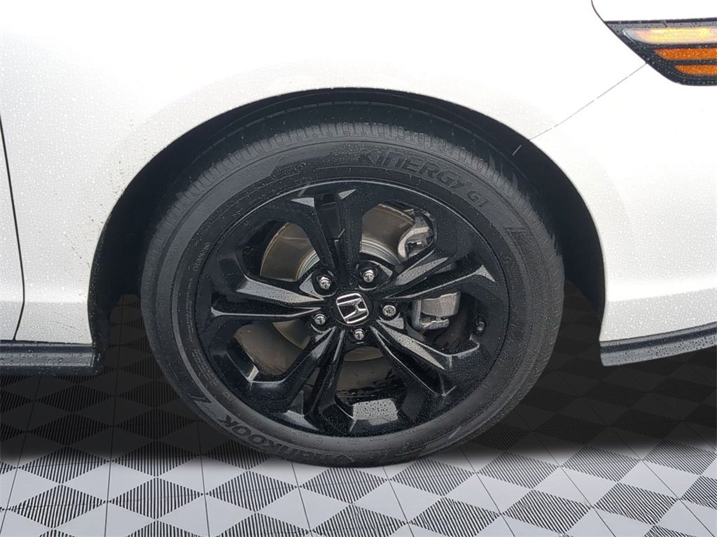 Used 2025 Honda Accord SE image 29