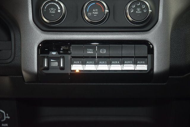 Used 2024 RAM 3500 SLT w/ Quick Order Package 2YG SLT AWD/4WD image 23