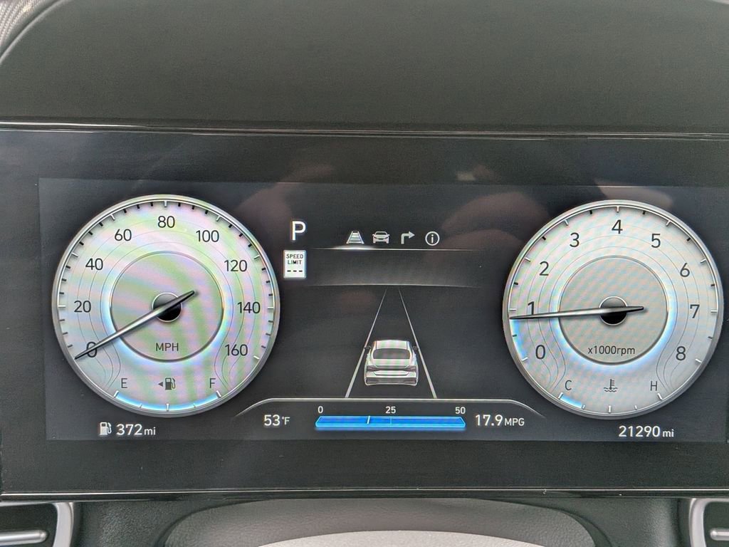 Used 2025 Hyundai Elantra SEL FWD image 13