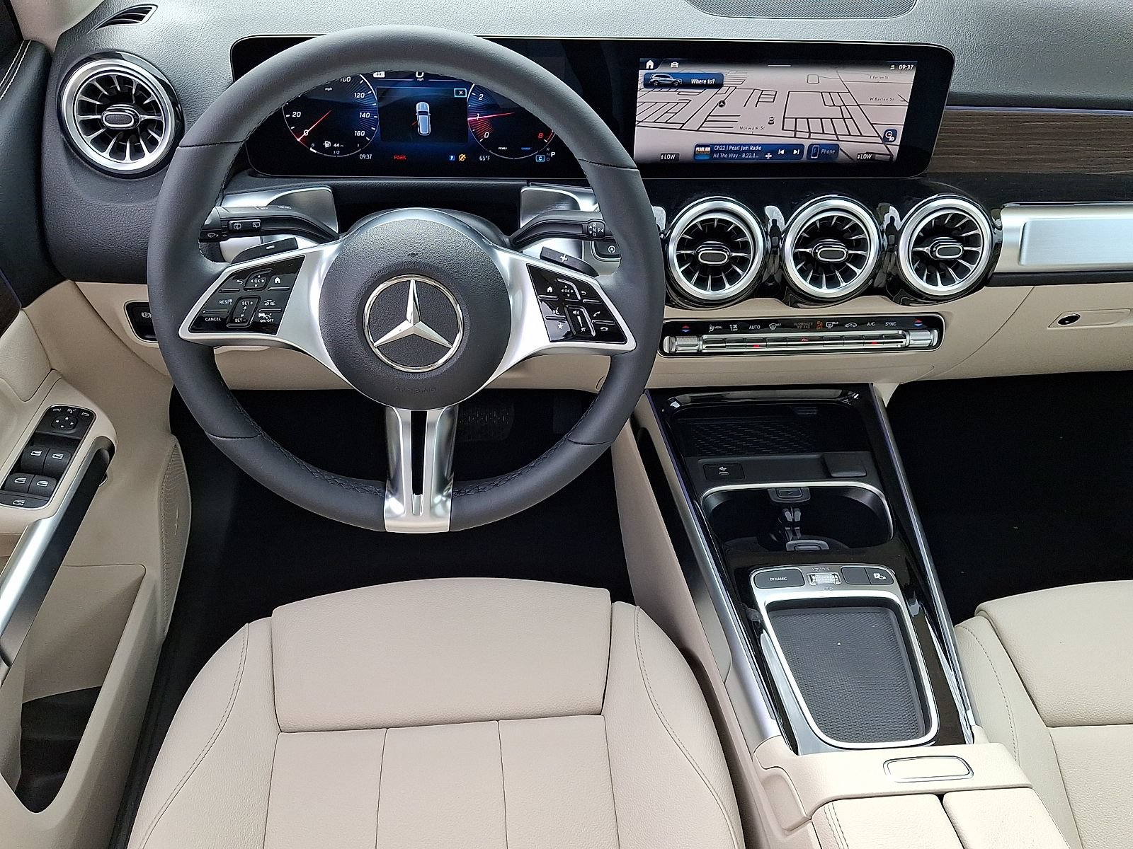 New 2026 Mercedes-Benz GLB 250 4MATIC image 7