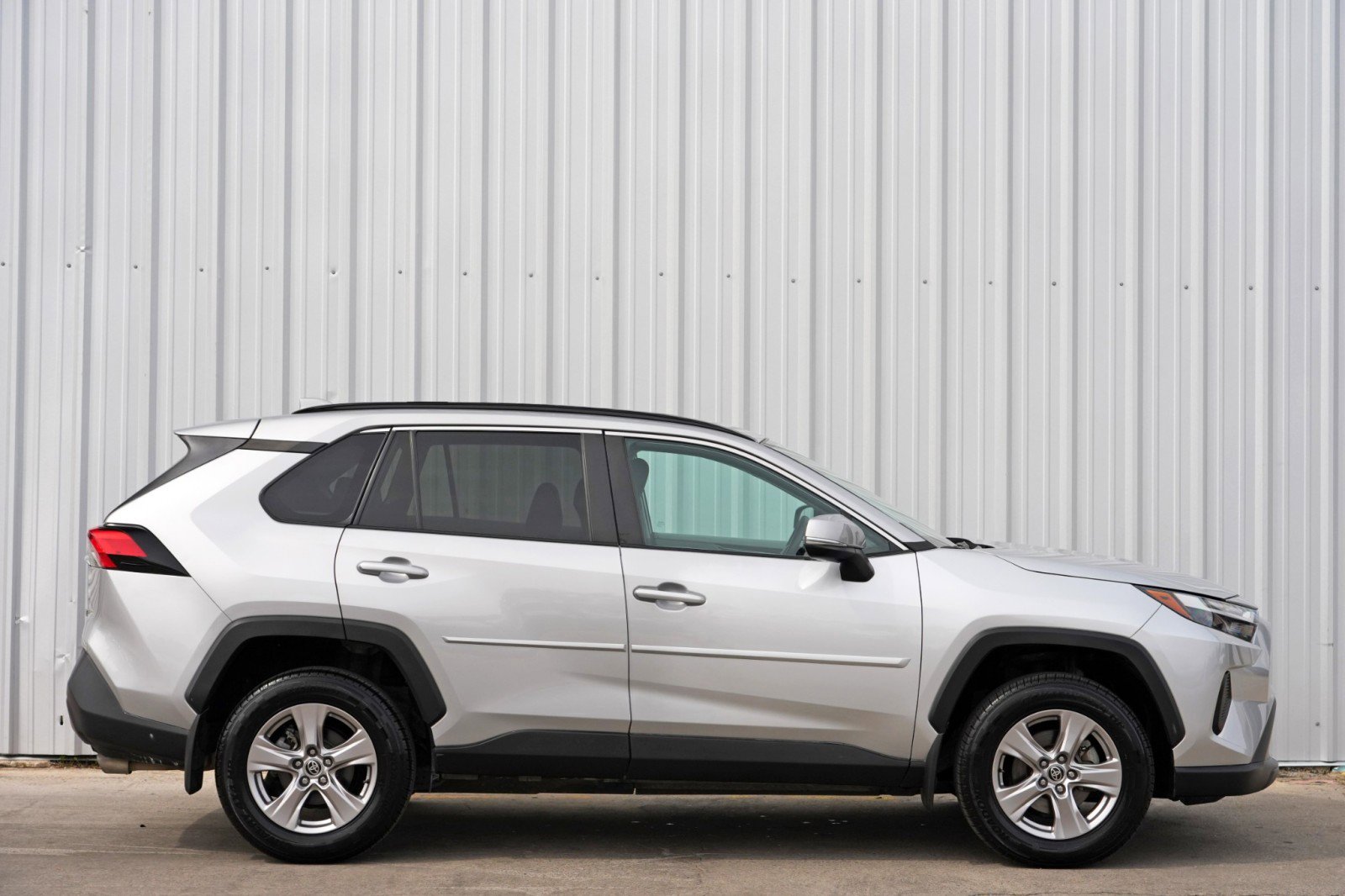 Used 2022 Toyota RAV4 XLE image 48