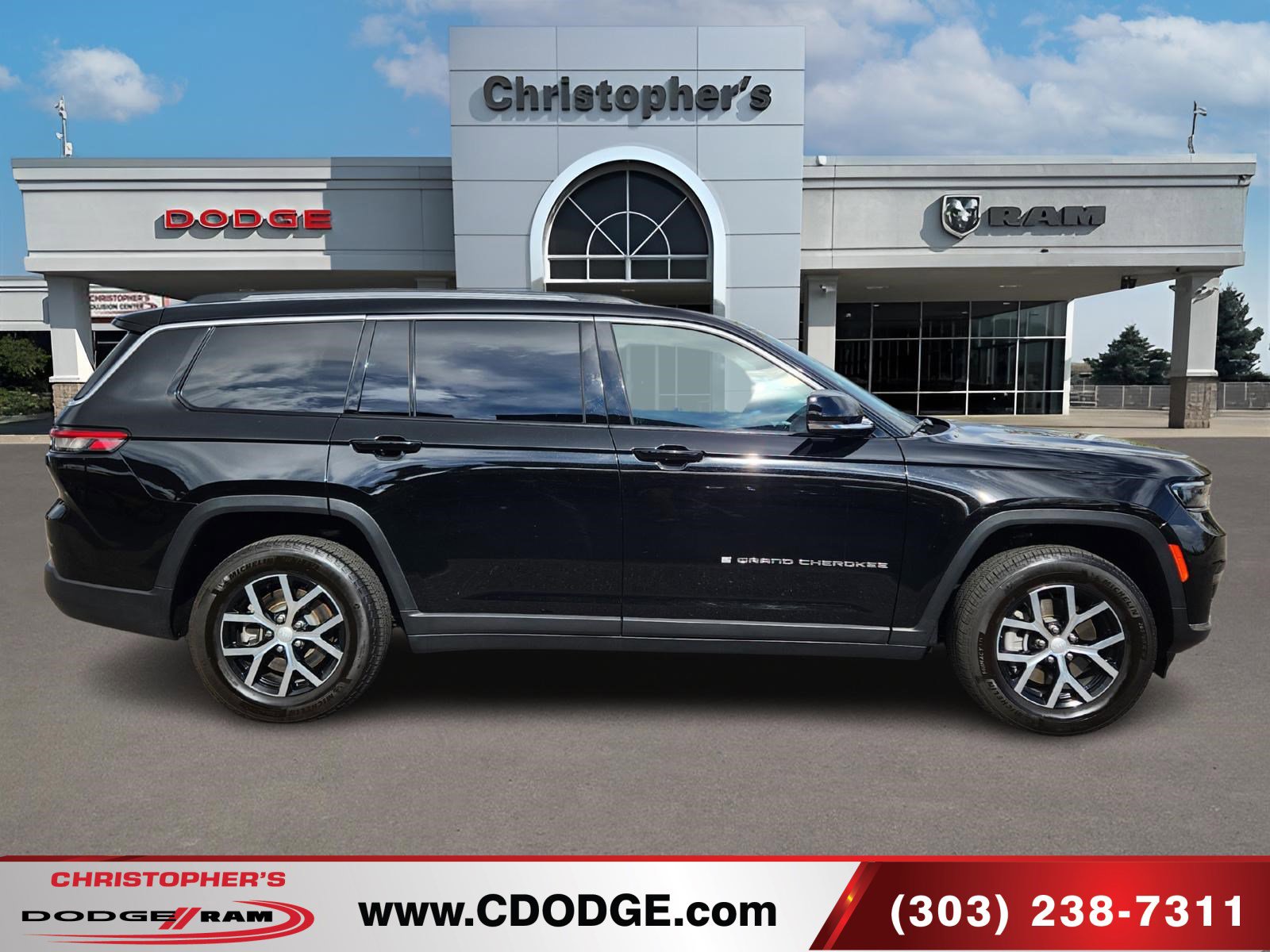 Used 2023 Jeep Grand Cherokee L Limited w/ Trailer Tow Group (B) image 2