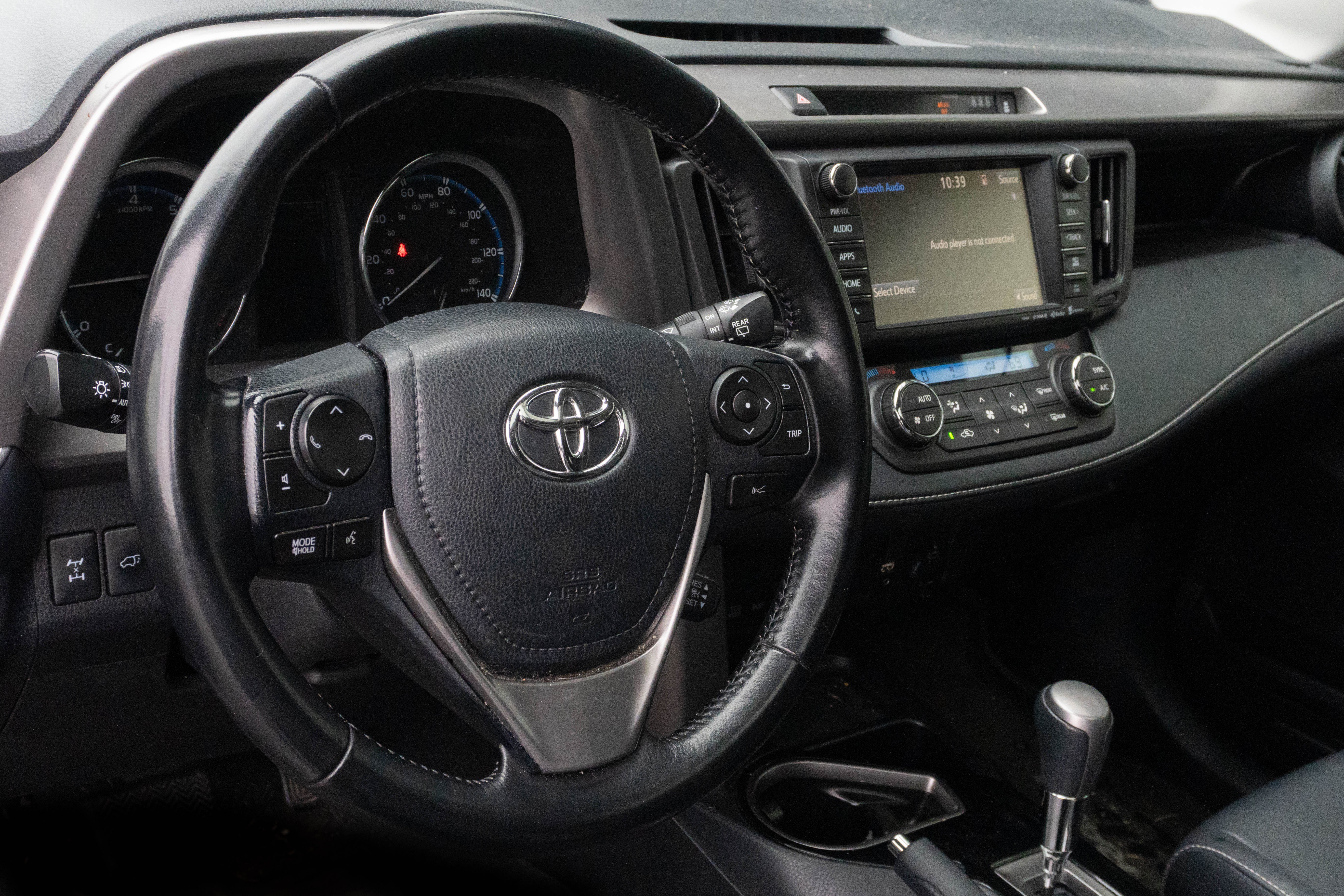 Used 2018 Toyota RAV4 Limited image 10