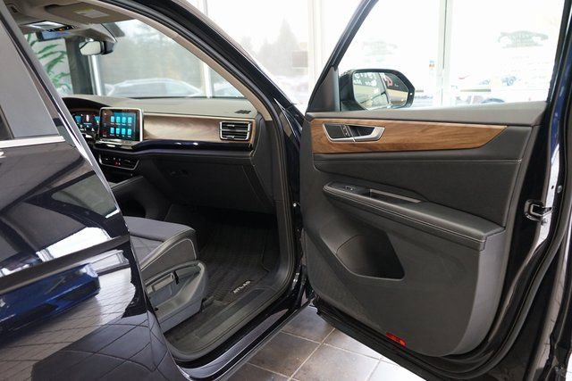 Used 2024 Volkswagen Atlas SE image 44