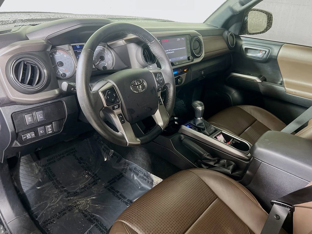 Certified 2022 Toyota Tacoma Limited image 10
