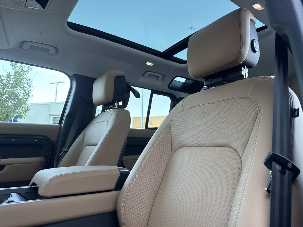 New 2026 Land Rover Defender 110 S AWD/4WD image 21