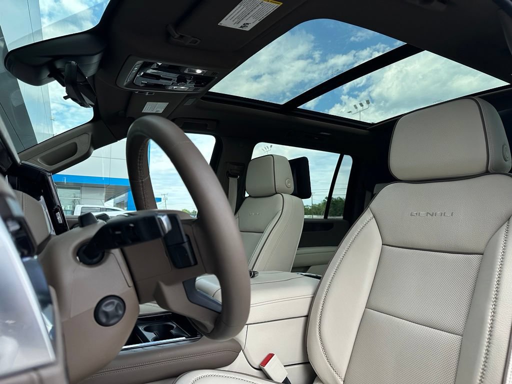 New 2026 GMC Yukon XL Denali w/ Denali Reserve Package AWD/4WD image 14
