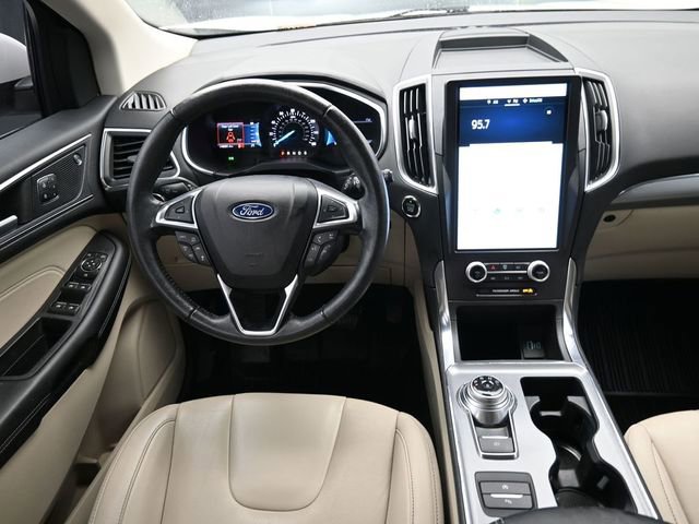 Used 2021 Ford Edge Titanium image 27