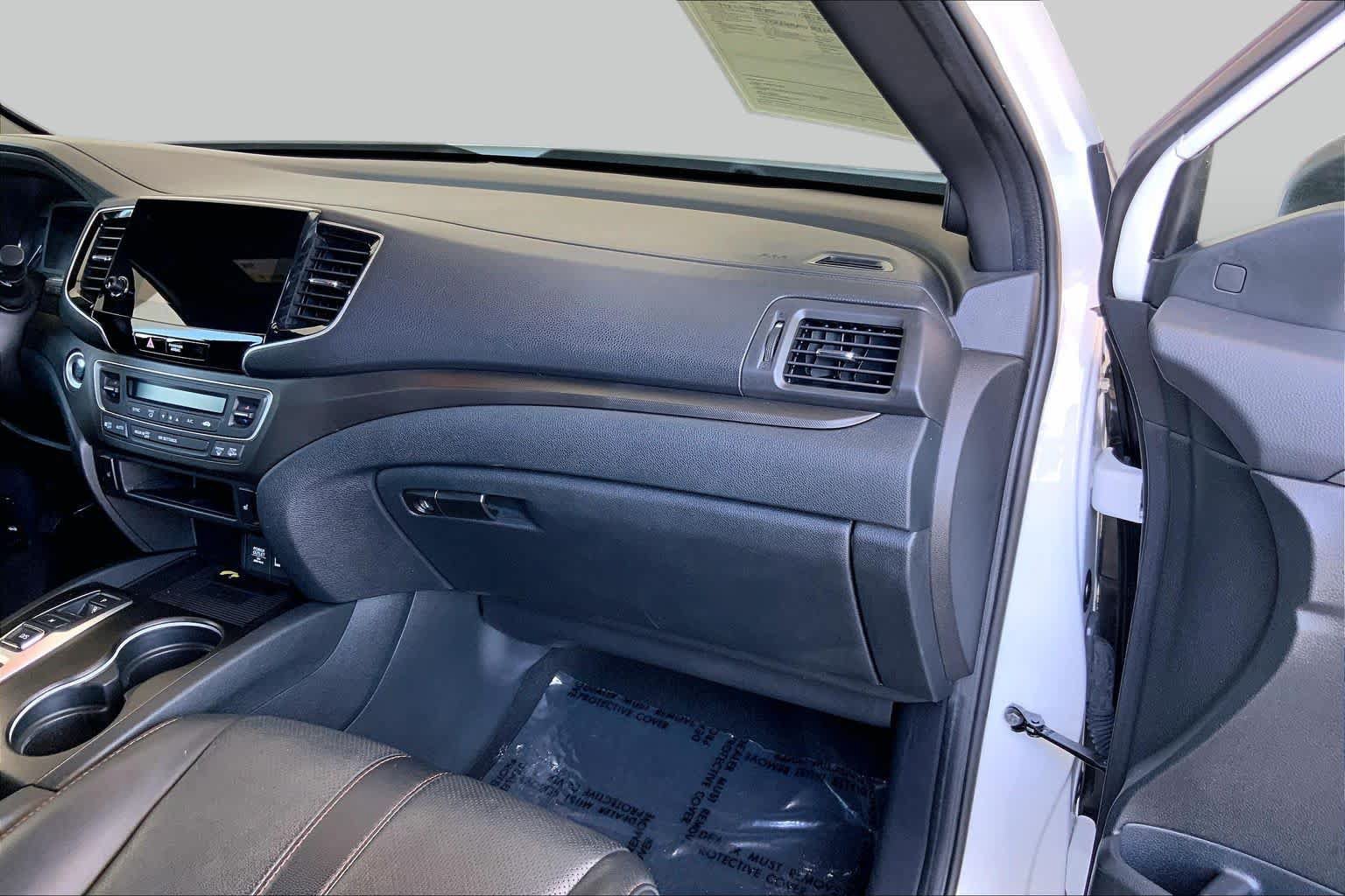 Used 2023 Honda Passport TrailSport image 19