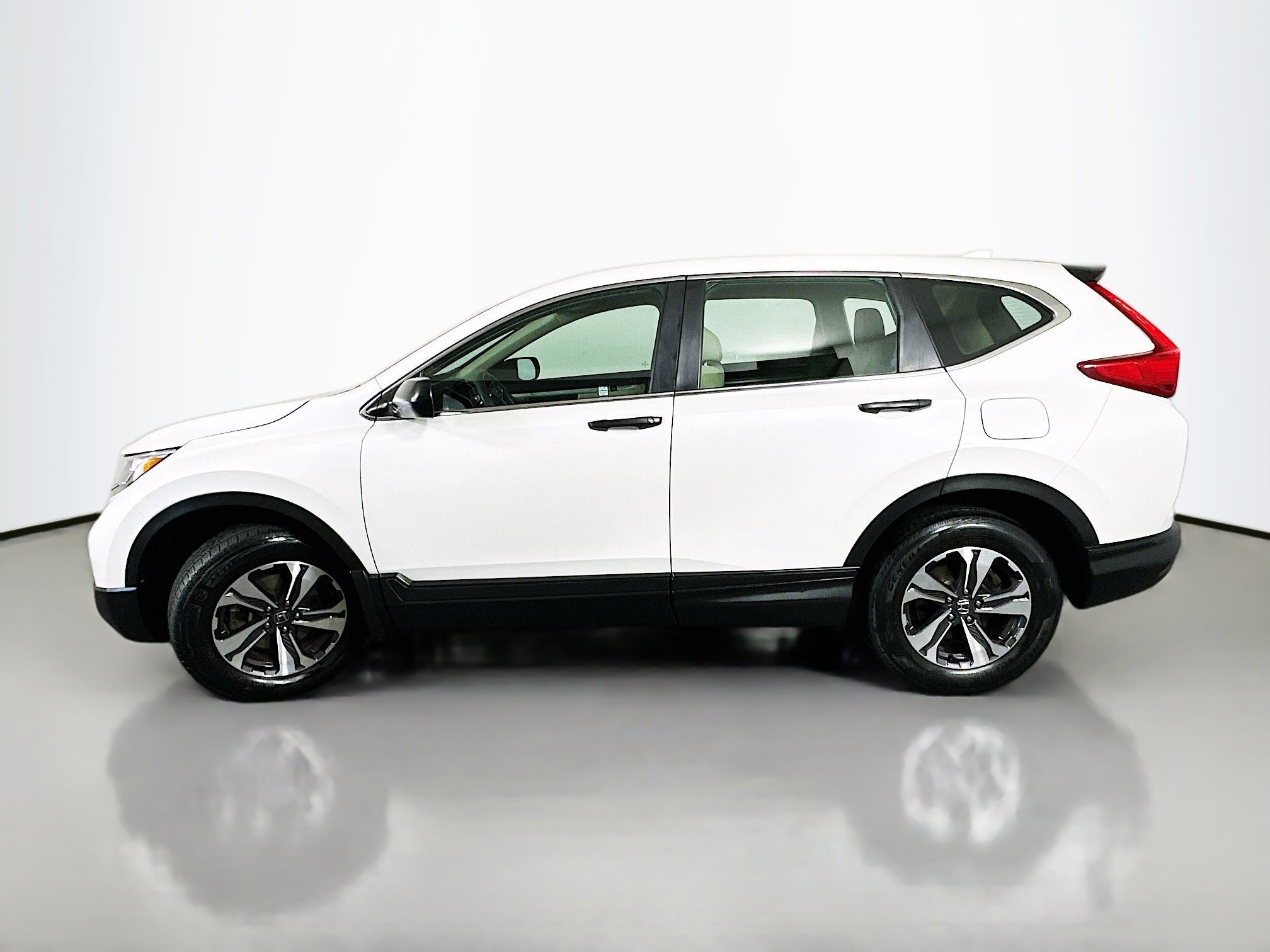 Used 2017 Honda CR-V LX image 4