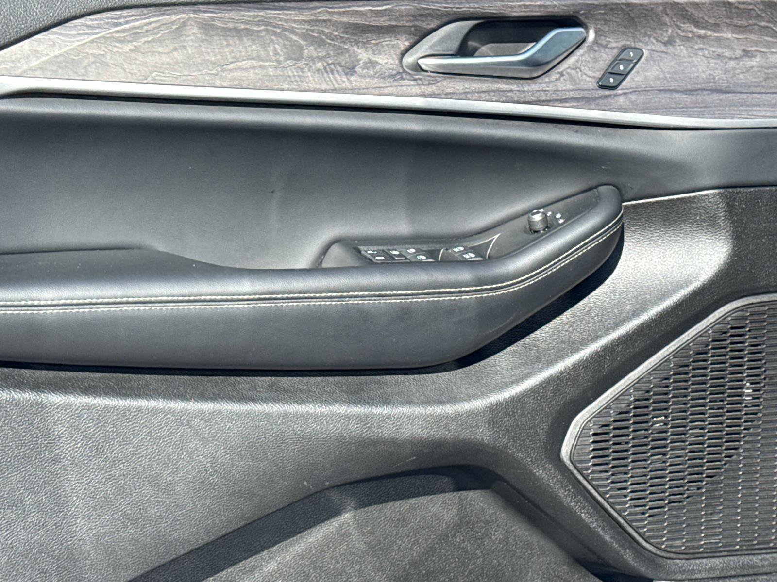 Used 2024 Jeep Grand Cherokee L Limited w/ Luxury Tech Group II image 21