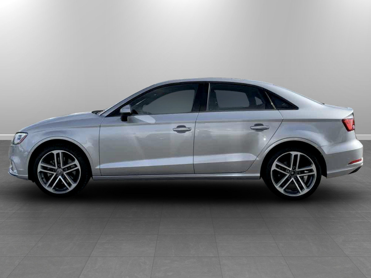 Used 2017 Audi A3 2.0T Premium w/ Convenience Package AWD/4WD image 4