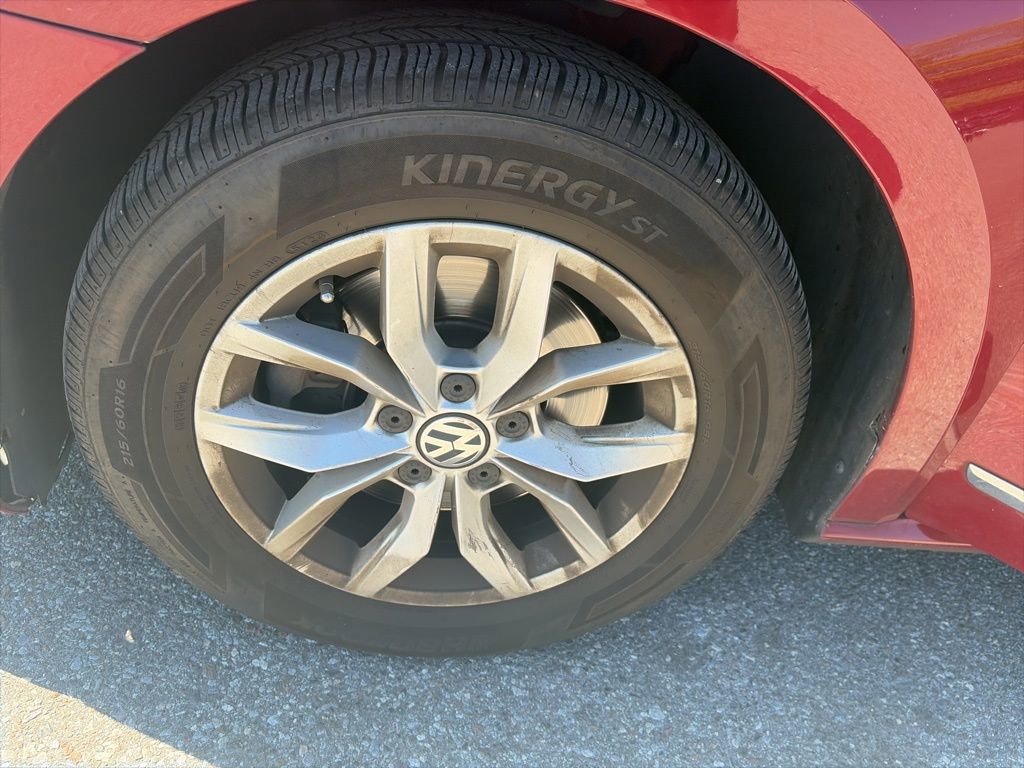 Used 2017 Volkswagen Passat 1.8T S image 13