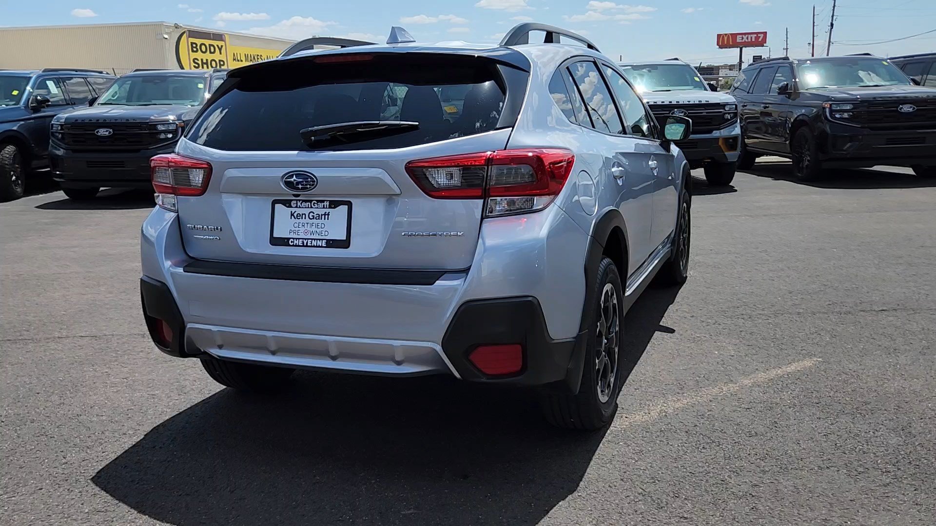 Used 2023 Subaru Crosstrek 2.0i Premium AWD/4WD image 3