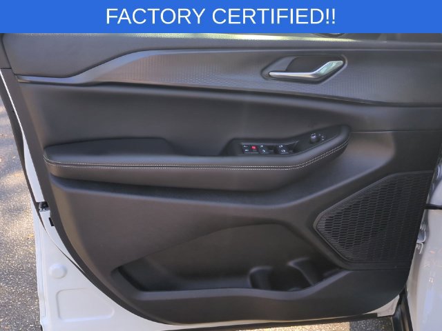 Certified 2024 Jeep Grand Cherokee L Laredo RWD image 12