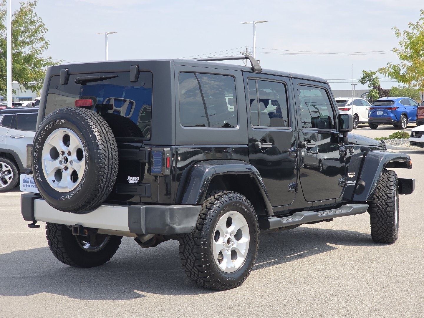 Used 2014 Jeep Wrangler Unlimited Sahara w/ Connectivity Group AWD/4WD image 14