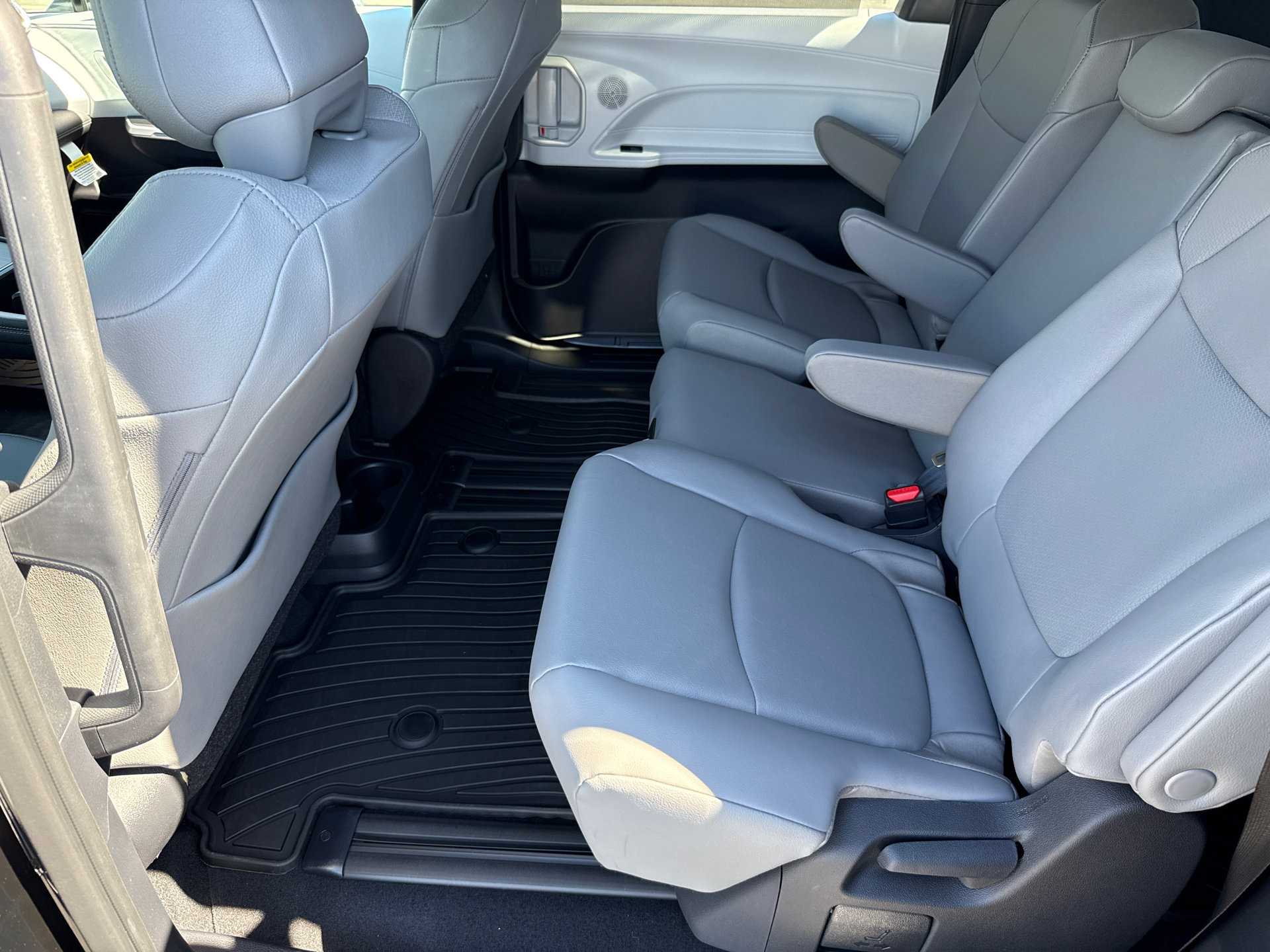 Certified 2026 Toyota Sienna XLE image 19