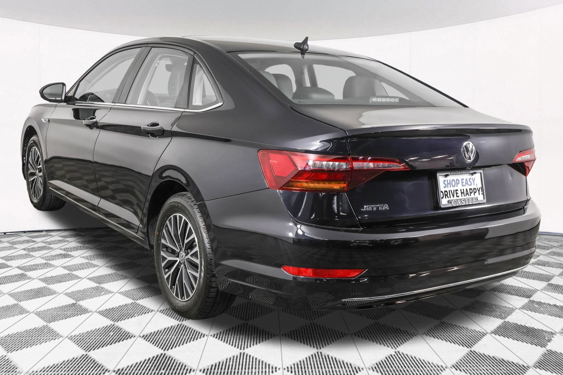 Used 2019 Volkswagen Jetta SEL w/ Cold Weather Package FWD image 17