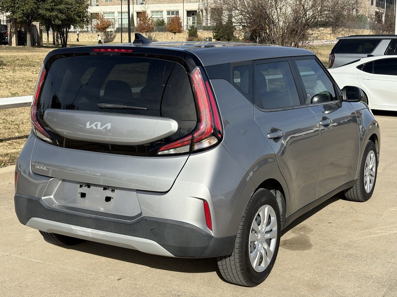 Used 2023 Kia Soul LX image 4