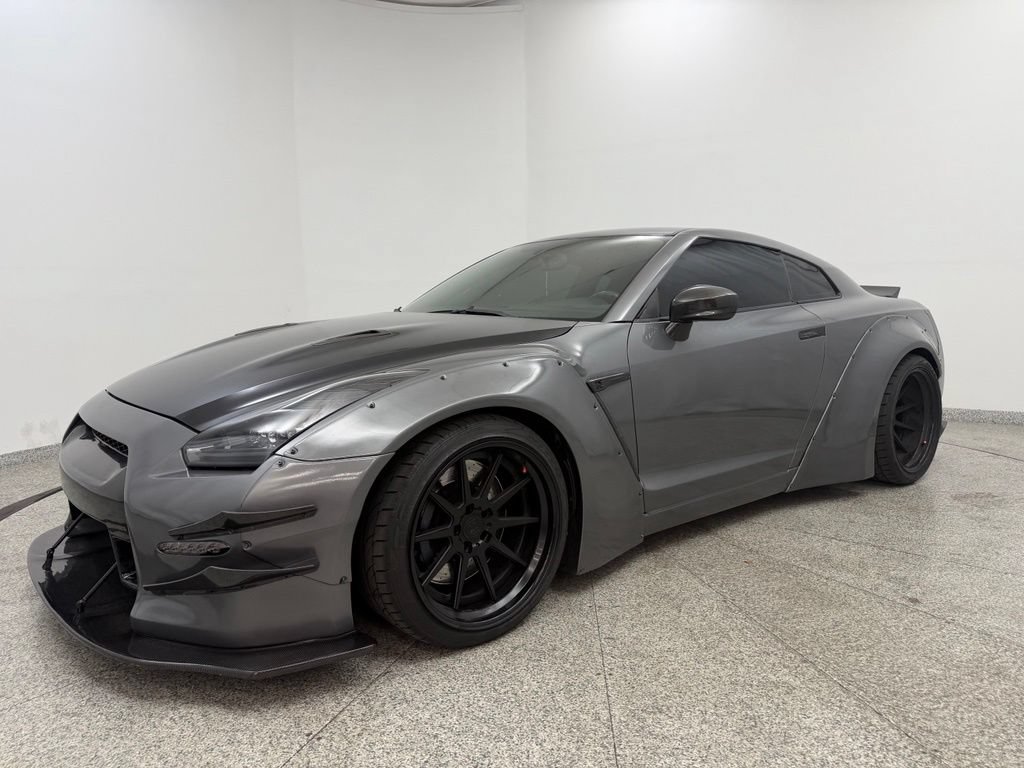 Used 2015 Nissan GT-R Black Edition AWD/4WD image 2