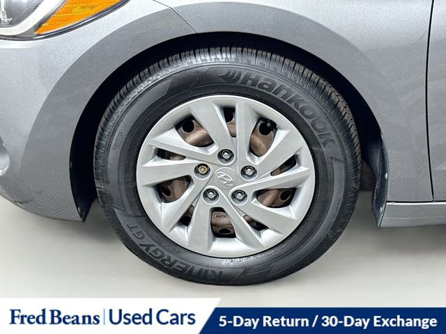 Used 2017 Hyundai Elantra SE image 28