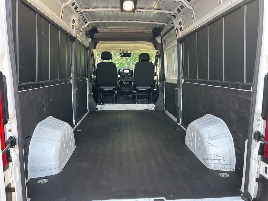 Used 2025 RAM ProMaster 2500 w/ Convenience Group image 26