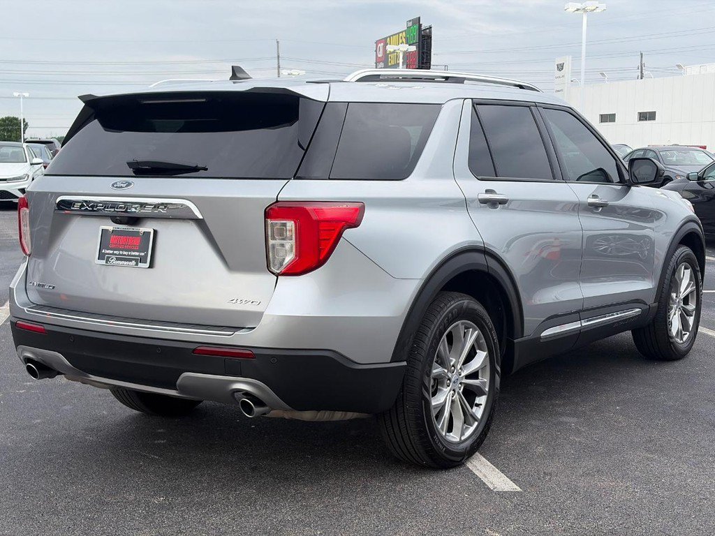 Used 2023 Ford Explorer Limited AWD/4WD image 4