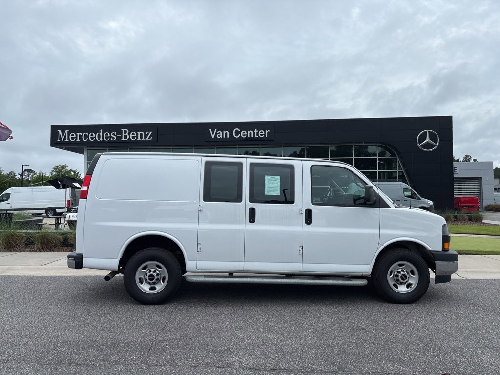 Used 2023 GMC Savana 2500 w/ Driver Convenience Package image 3