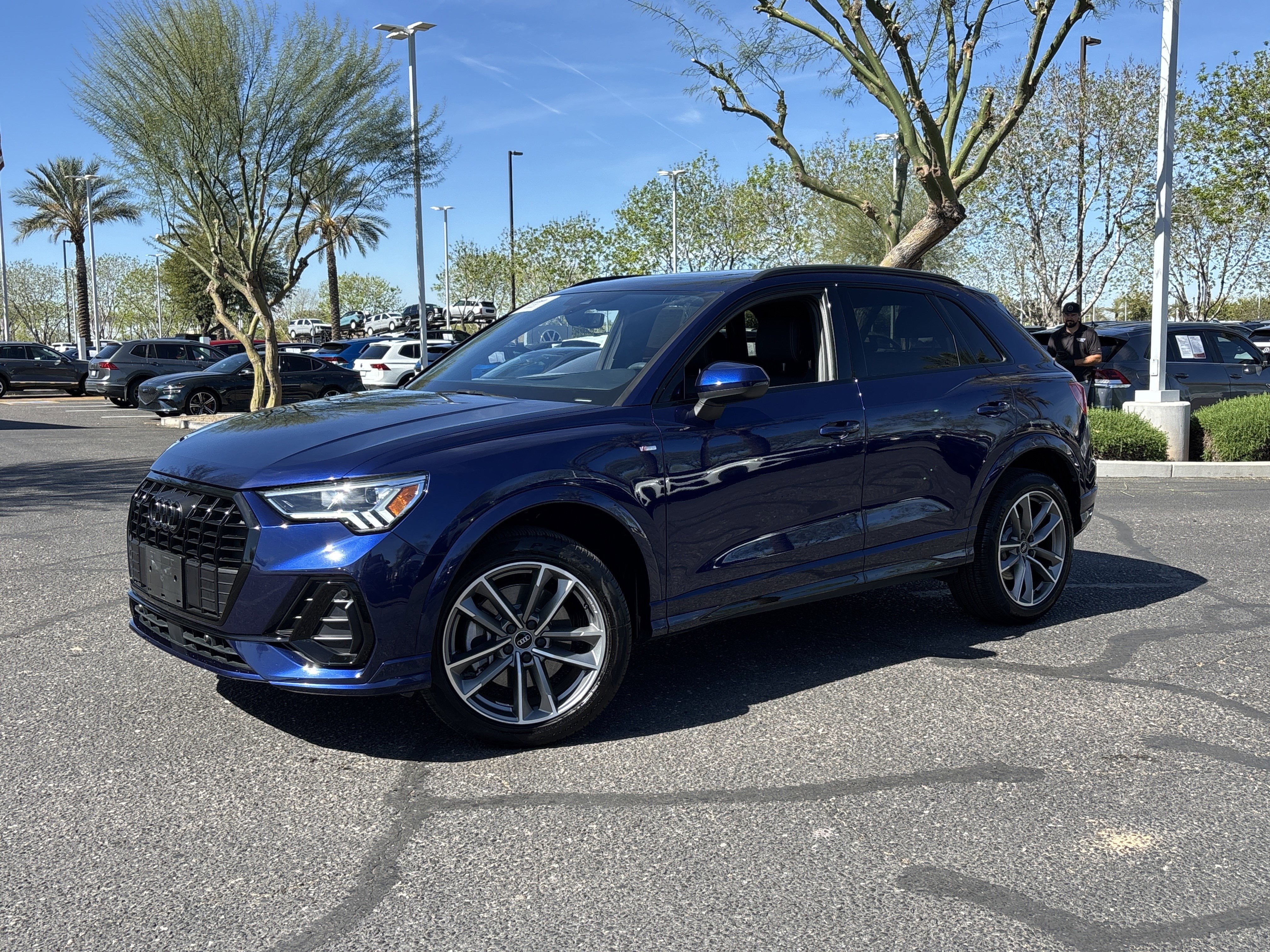 Used 2023 Audi Q3 2.0T Premium w/ Black Optic Sport Package image 32