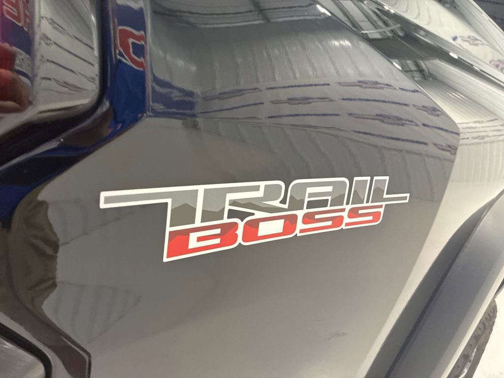 New 2025 Chevrolet Colorado Trail Boss w/ Midnight Edition AWD/4WD image 8