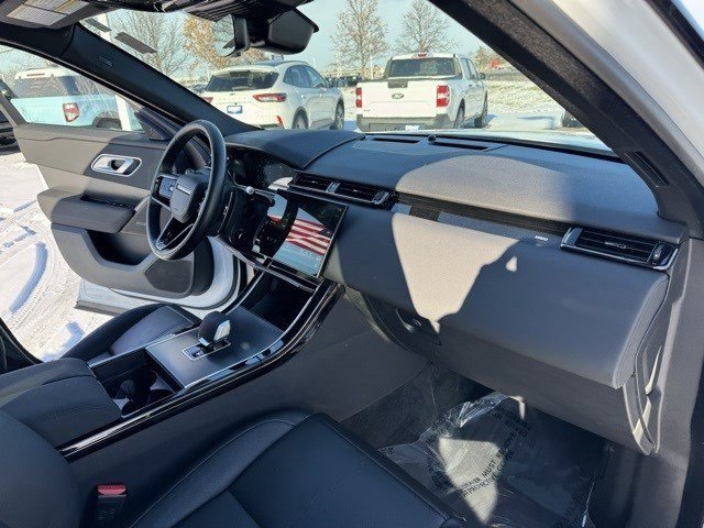 Used 2025 Land Rover Range Rover Velar Dynamic SE image 35