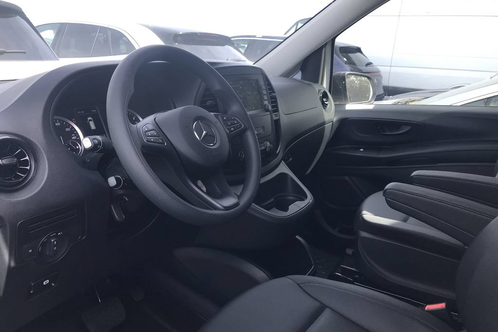 Used 2023 Mercedes-Benz Metris image 11