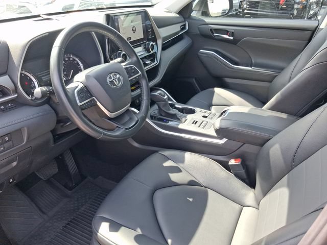 Used 2026 Toyota Highlander XLE AWD/4WD image 11