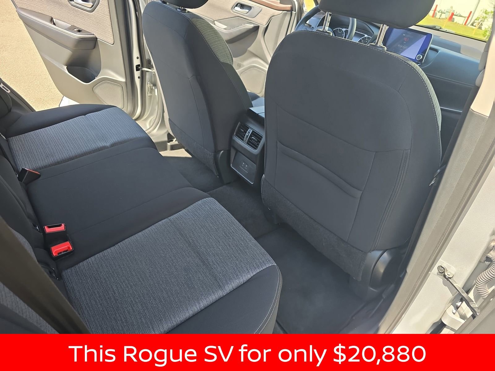 Used 2023 Nissan Rogue SV AWD/4WD image 17