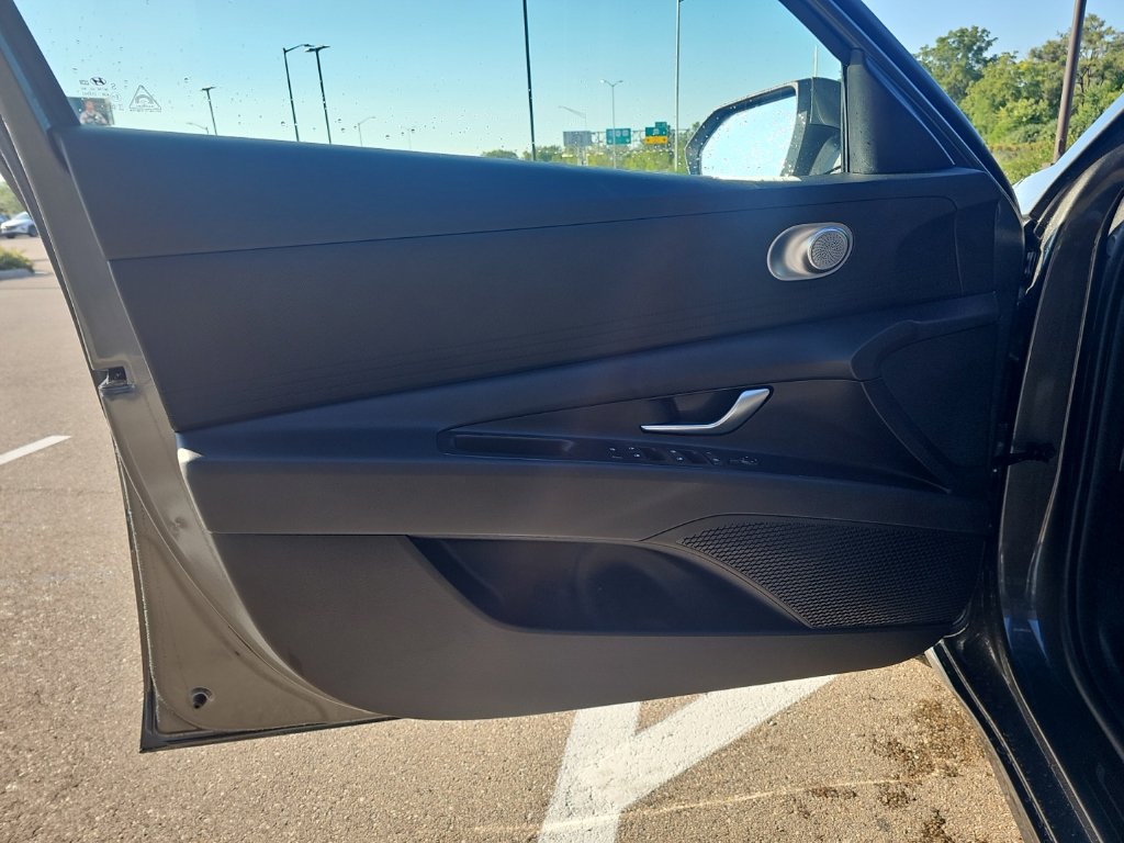 New 2026 Hyundai Elantra SE FWD image 10