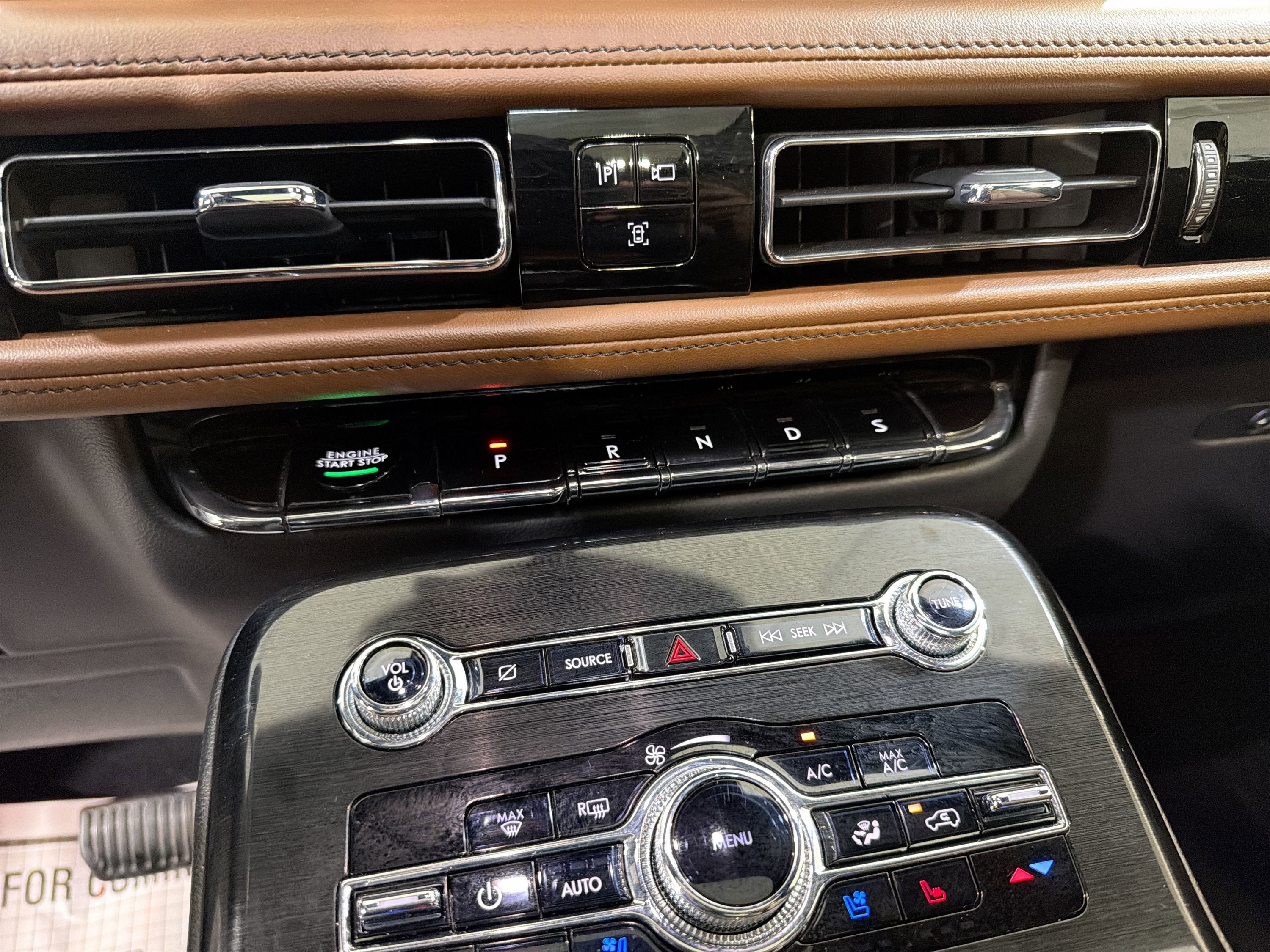 Used 2023 Lincoln Nautilus Reserve AWD/4WD image 21