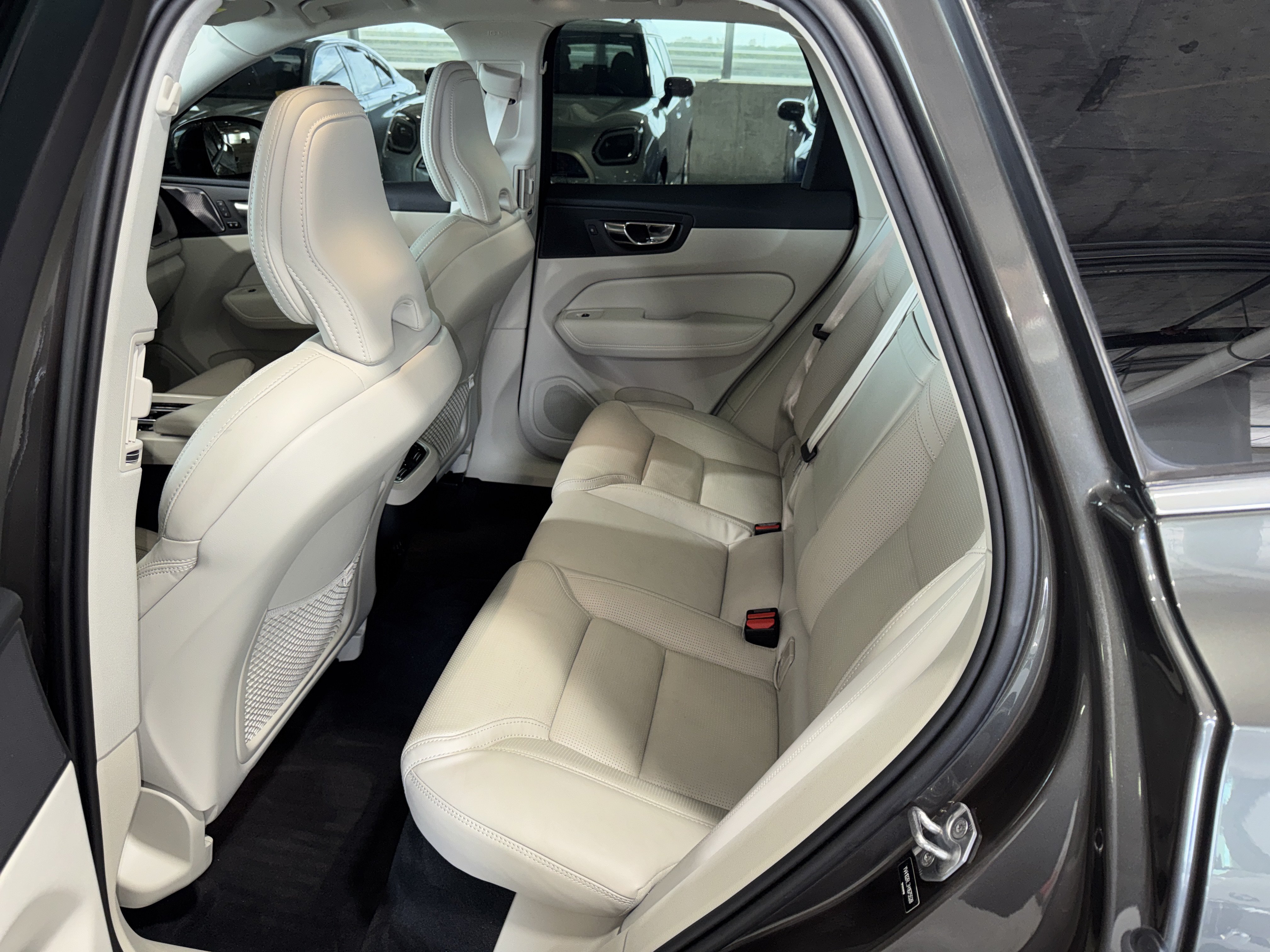 Used 2021 Volvo XC60 T5 Inscription AWD/4WD image 22