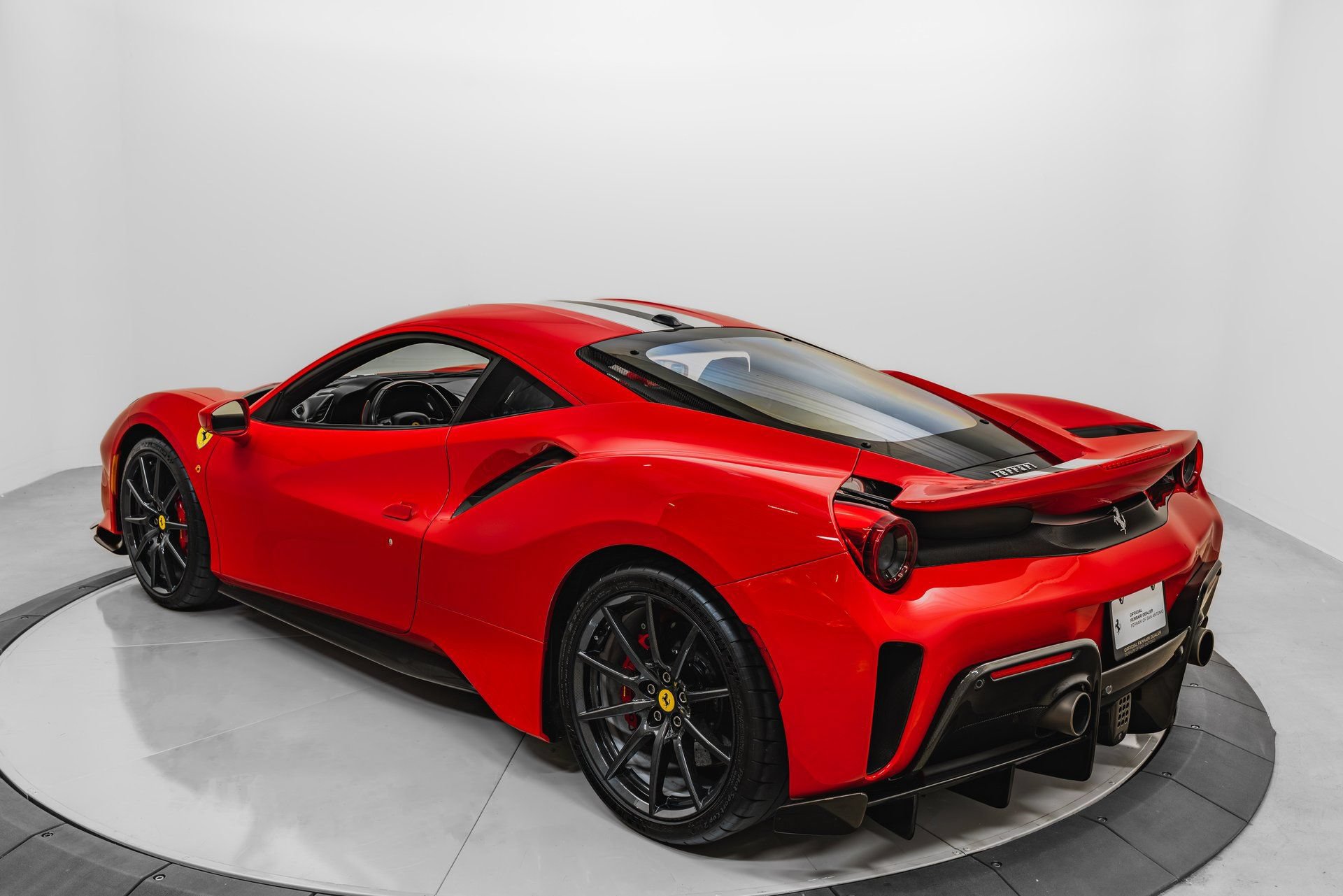 Certified 2020 Ferrari 488 Pista Coupe RWD image 2