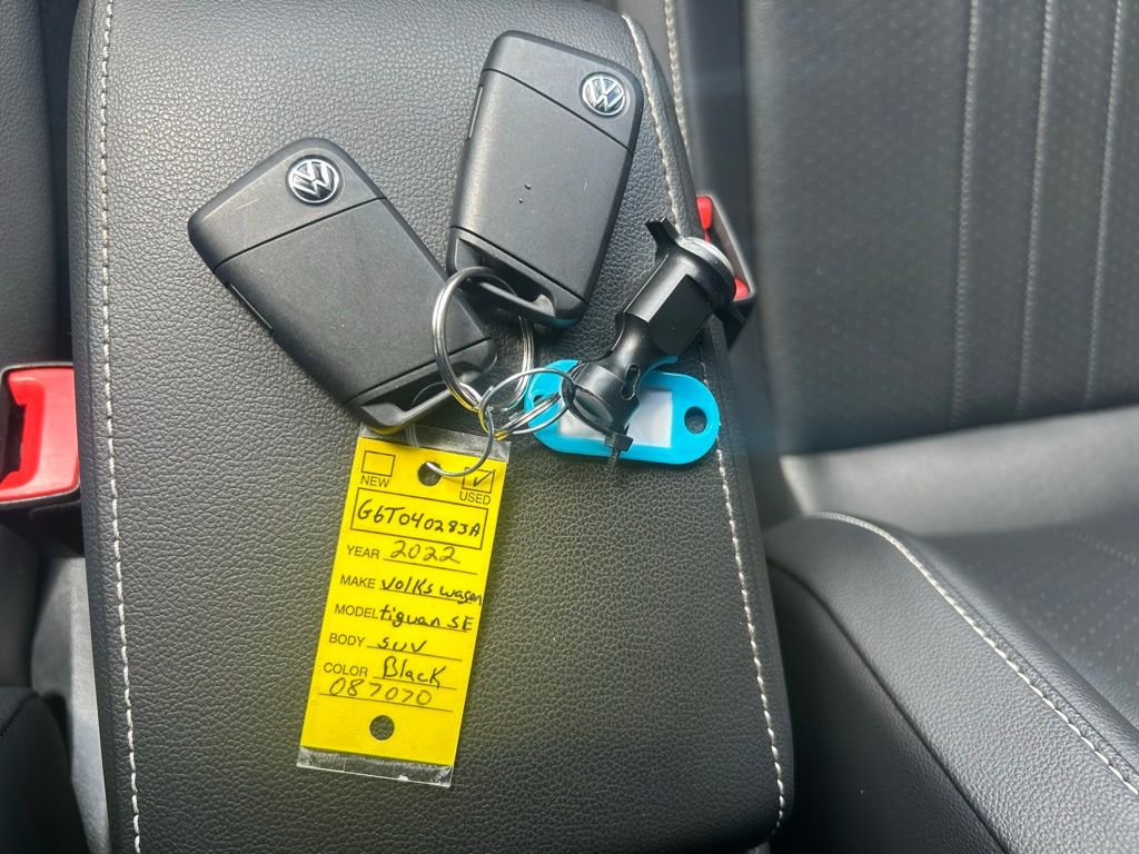 Certified 2022 Volkswagen Tiguan SE R-Line image 58