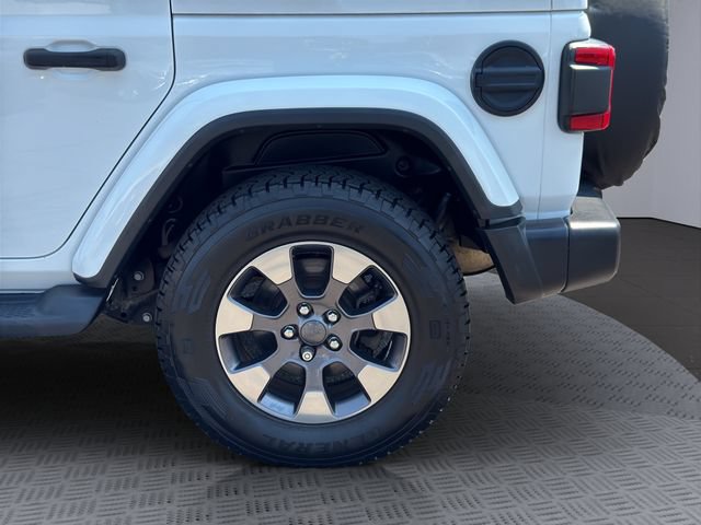 Used 2018 Jeep Wrangler Unlimited Sahara w/ Dual Top Group AWD/4WD image 31