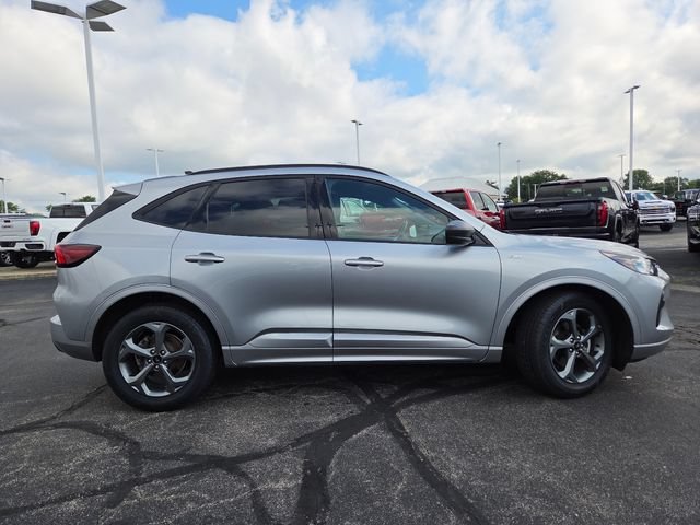 Used 2023 Ford Escape ST-Line w/ Tech Pack #1 FWD image 17