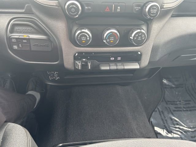 Used 2024 RAM 3500 Tradesman w/ Chrome Appearance Group AWD/4WD image 17