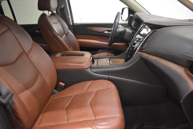 Used 2017 Cadillac Escalade ESV Premium Luxury AWD/4WD image 19