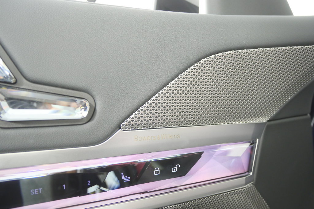 Certified 2026 BMW 740i RWD image 9